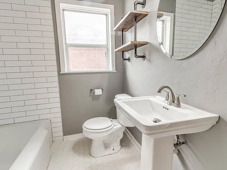1414 Oxford Way — Photo 21
