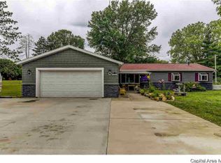 243 S John Wayne Rd, Dawson, IL 62520