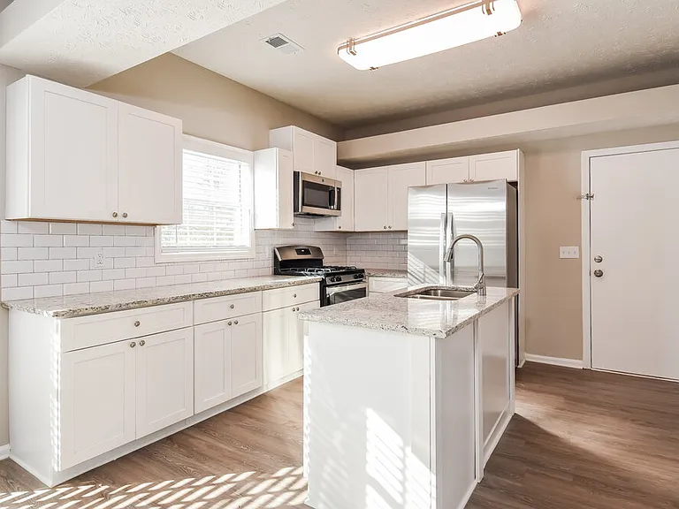 2282 Martingale Ln — Photo 9