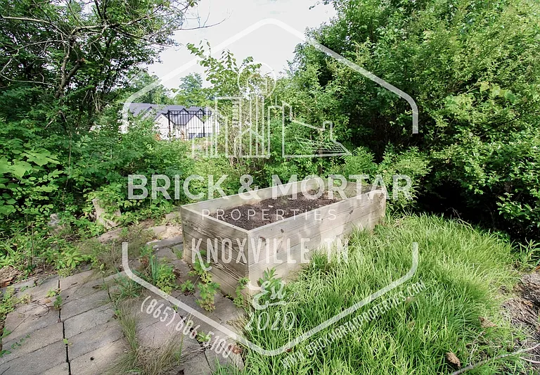 613 Chapel Point Ln — Photo 39