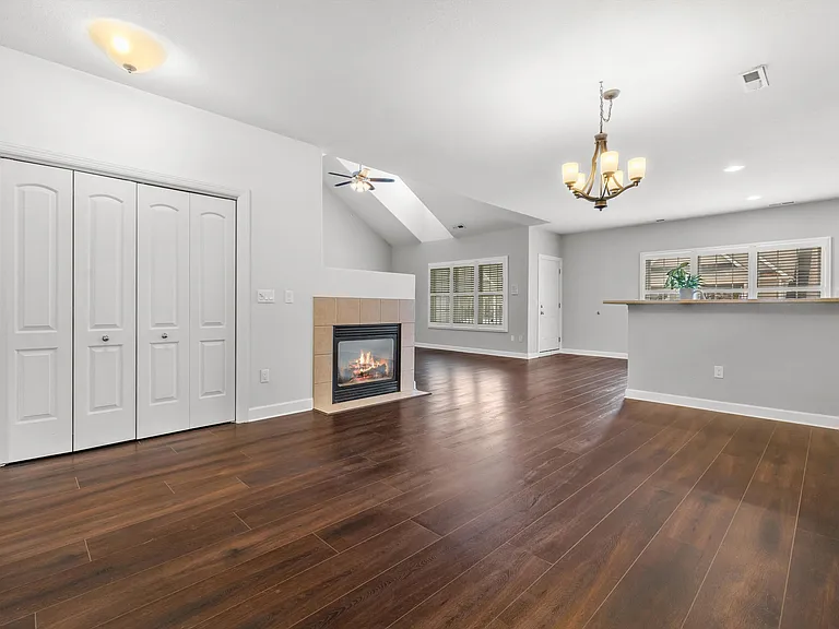 7937 Williamsburg Ct #201 — Photo 4
