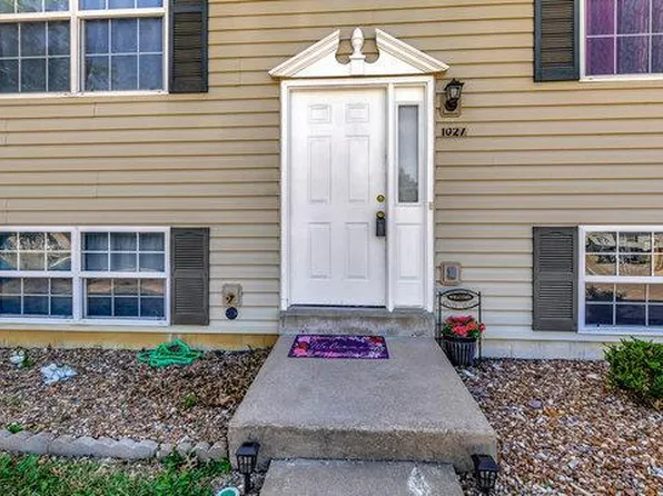 1027 Arlington Ct, Warrenton, MO 63383