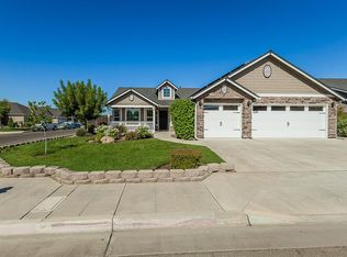 3021 N Apricot Ave, Fresno, CA