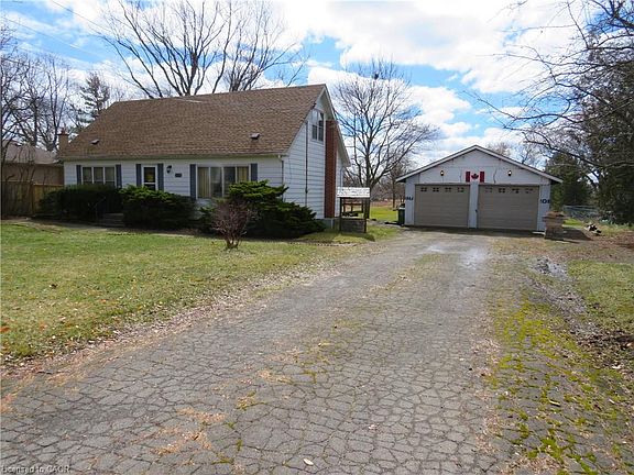 3rd image of 1103 Golf Club Rd