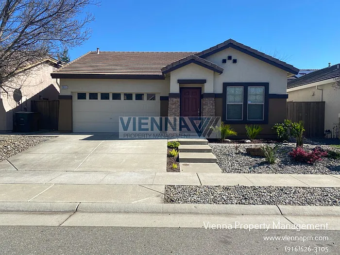 2015 Rickenbacker Ln photo 1