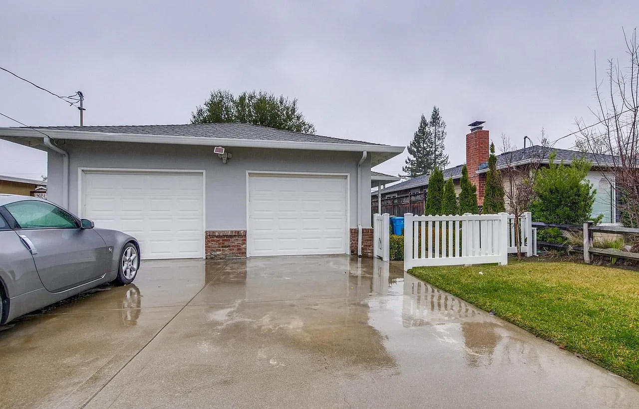 2 bed, 960 sqft, $4,500 — Photo 1