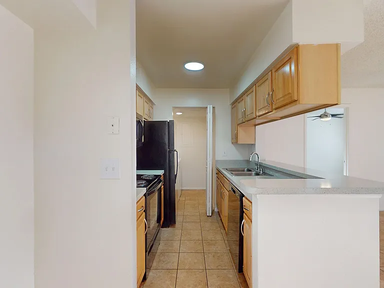 Lakewood Place — Photo 146