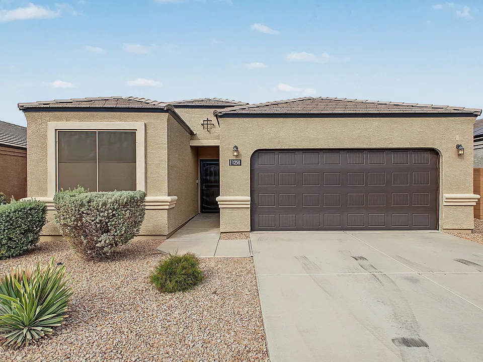 1258 E Eric Pl