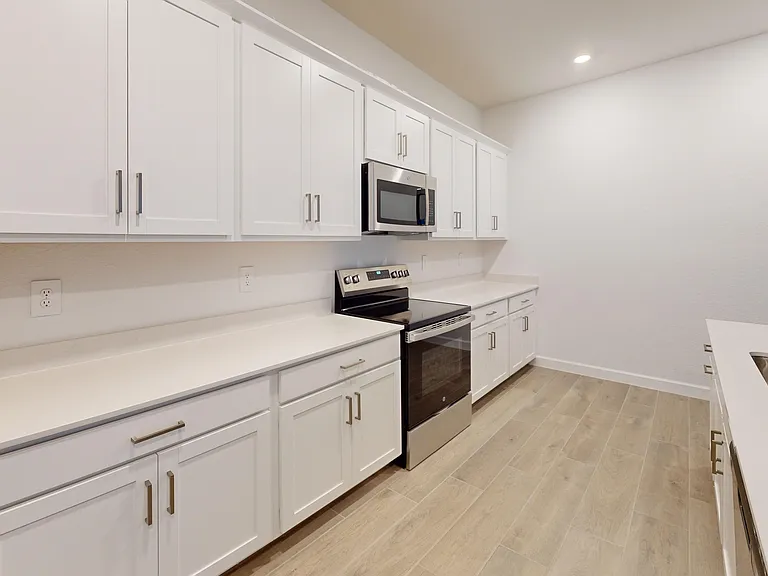7913 Lakes Edge Ln — Photo 6