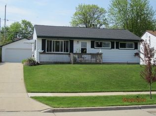 1325 Drexel Blvd, South Milwaukee, WI 53172
