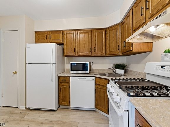 3rd image of 23 Manchester Rd