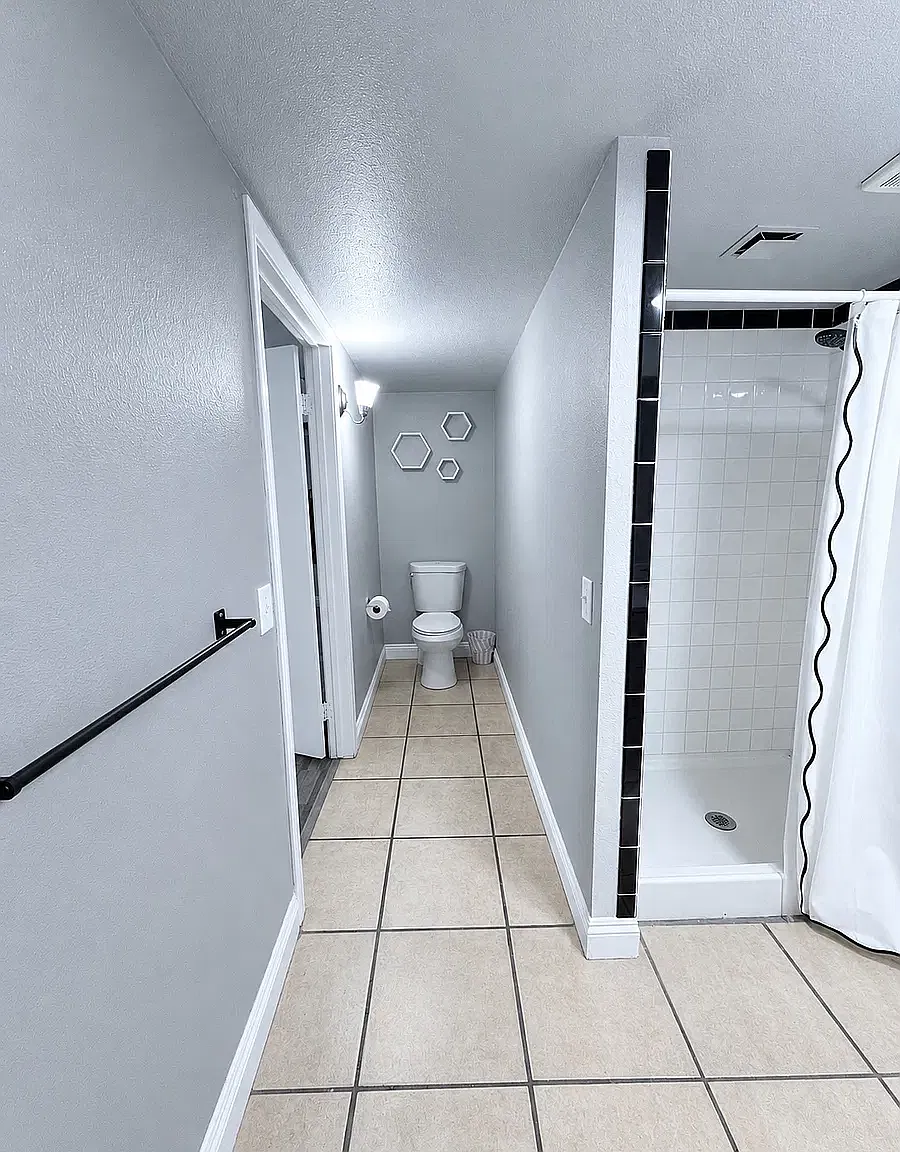 5 bed, 3836 sqft, $1,150 — Photo 3