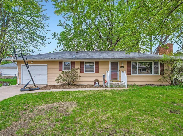 6812 45th Pl N, Crystal, MN 55428