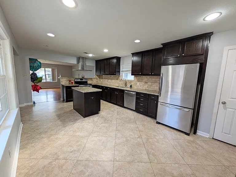 5306 Briarbend Dr — Photo 2