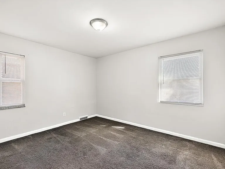 10500 Somerset Ave — Photo 31