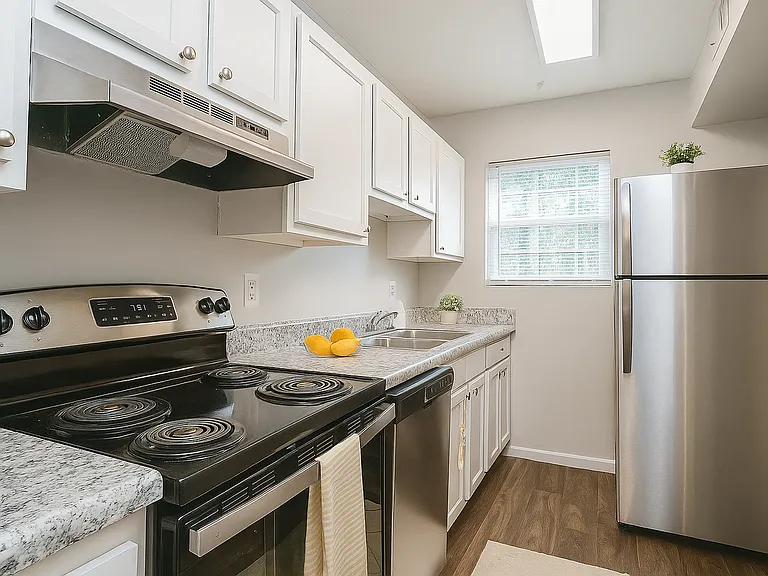 100 Regency at Clemson — Photo 22