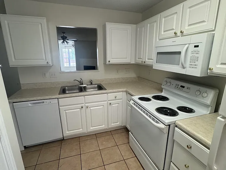 2411 Vancastle Way #103 — Photo 7