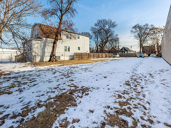 2nd image of 7417 S Racine Ave