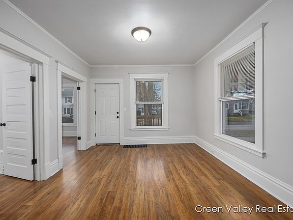 4th image of 743 Crosby St NW