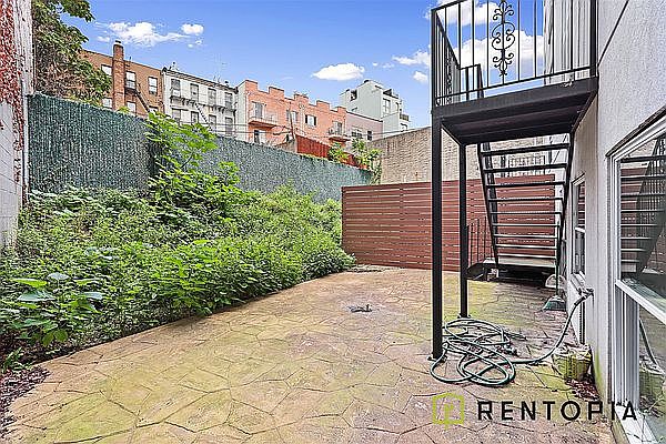 1st image of 32 Meserole St #5