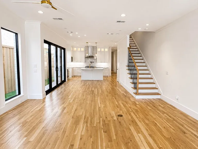 3529 Asbury St — Photo 2
