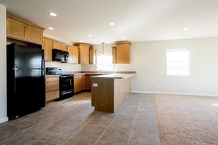 641 Oakmont Rd — Photo 3