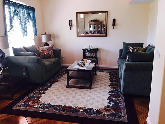 Home For Sale In PORT ST LUCIE SECTION 04