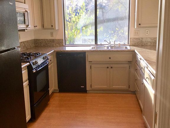 5th image of 2656 Knollwood Dr