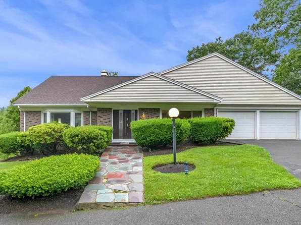 35 Parsons Dr, Swampscott, MA 01907