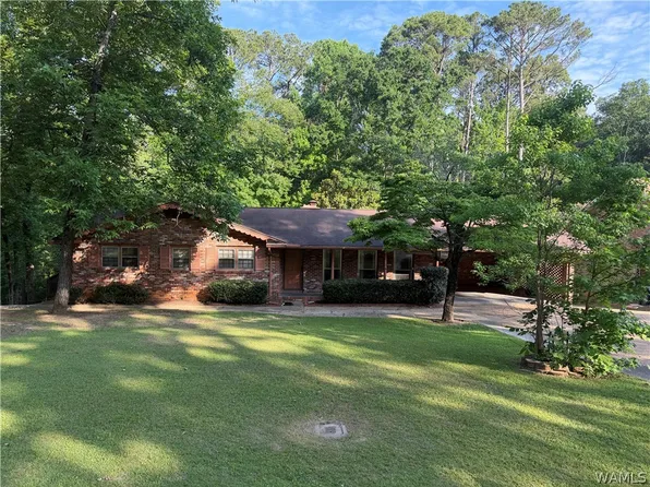4906 Emerald Bay Dr, Northport, AL 35473