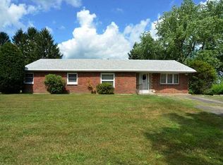 1534 Spring Run Rd Ext, Coraopolis, PA 15108