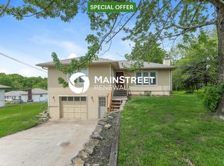 4952 Halsey St, Shawnee, KS 66216