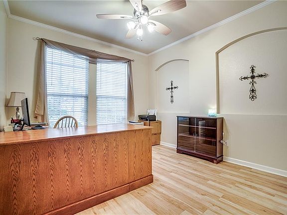 5th image of 1401 Bankston Dr