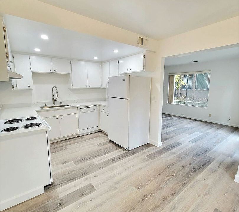 1st image of 2341 Buena Vista Ave #B