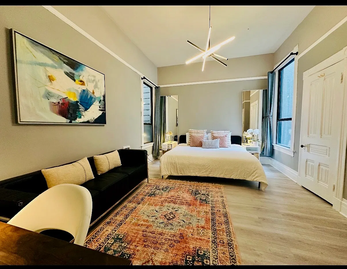 4 bed, 1800 sqft, $10,995 — Photo 2