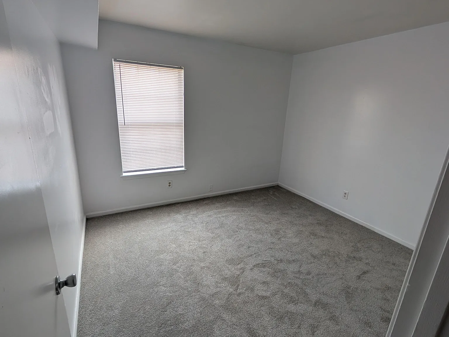2 bed, 977 sqft, $1,650 — Photo 3