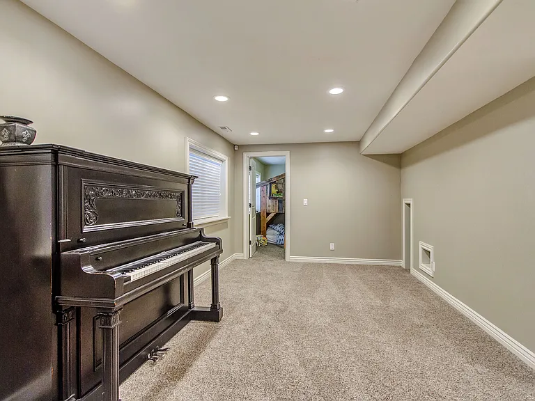 13866 S Markham Peak Cir — Photo 16