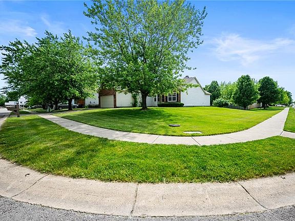 3rd image of 13932 Carolina Ct