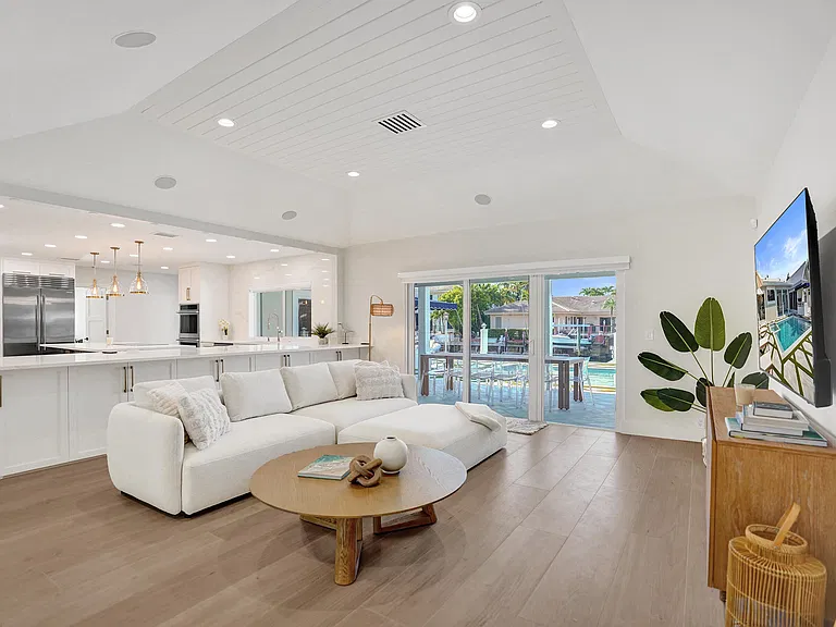 885 Nafa Dr — Photo 48