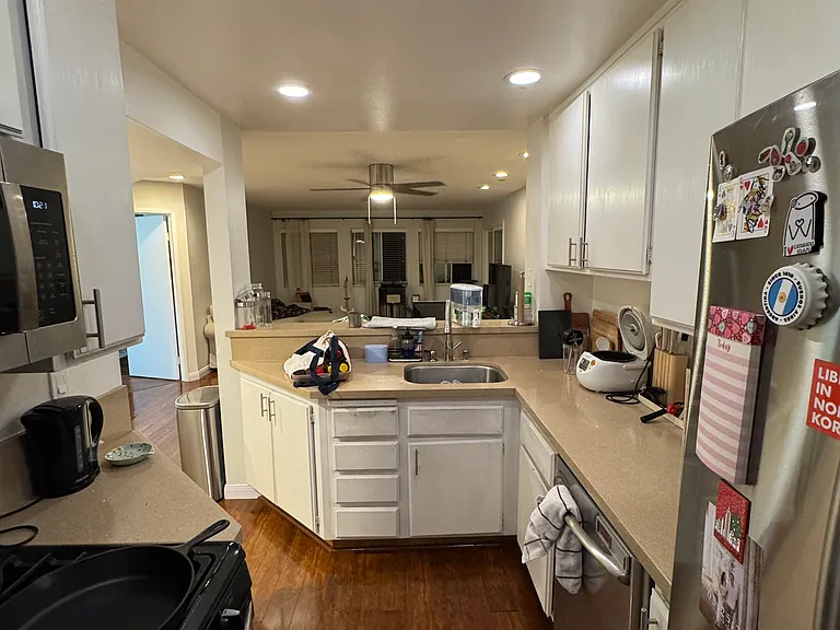 1739 E Broadway #10 — Photo 10