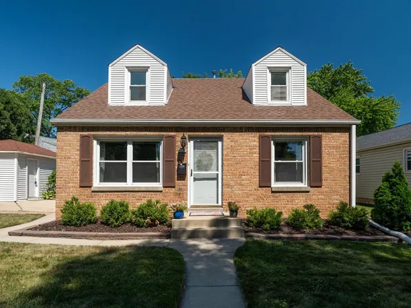 9420 W Saint Paul AVENUE, Milwaukee, WI 53226