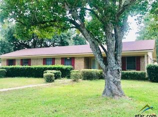 117 Rosewood Dr, Palestine, TX 75801