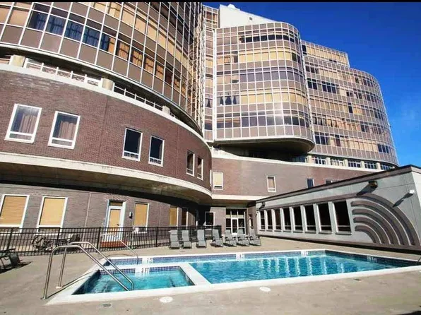 201-59 N 8th St #612, Philadelphia, PA 19106