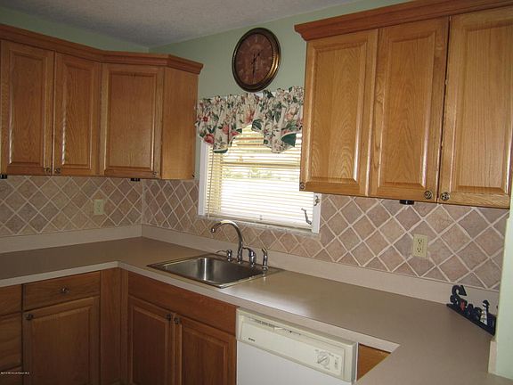 2nd image of 318 Saint Thomas Dr