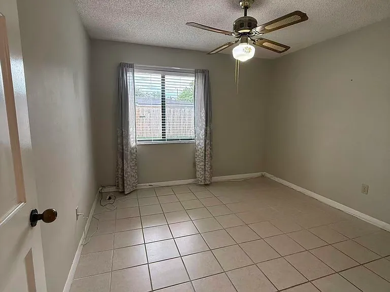 10020 SW 83rd St — Photo 15