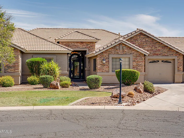 4335 E Fox Cir — Photo 7