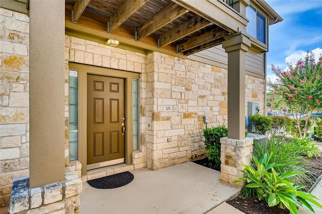 2 bed, 2.0 bath, 1090 sqft, $1,750 — Photo 3