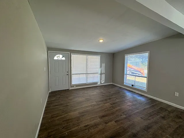 1 bed, 699 sqft, $995 — Photo 2