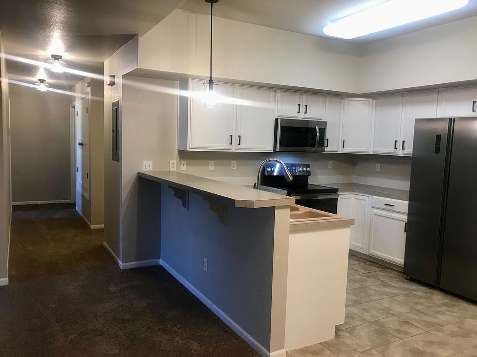 Bar top facing kitchen