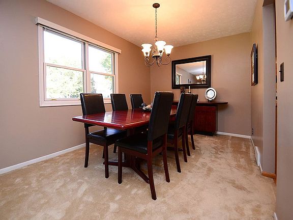 5th image of 13618 Montclair Dr